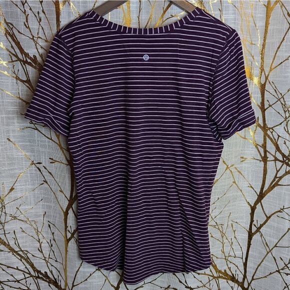lululemon striped tee    - Picture 2 of 3